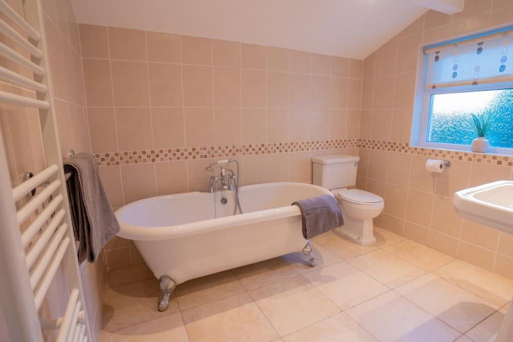 Erwenni, Llanbedrog, Abersoch Near Beach And Pub With Hot Tub Экстерьер фото